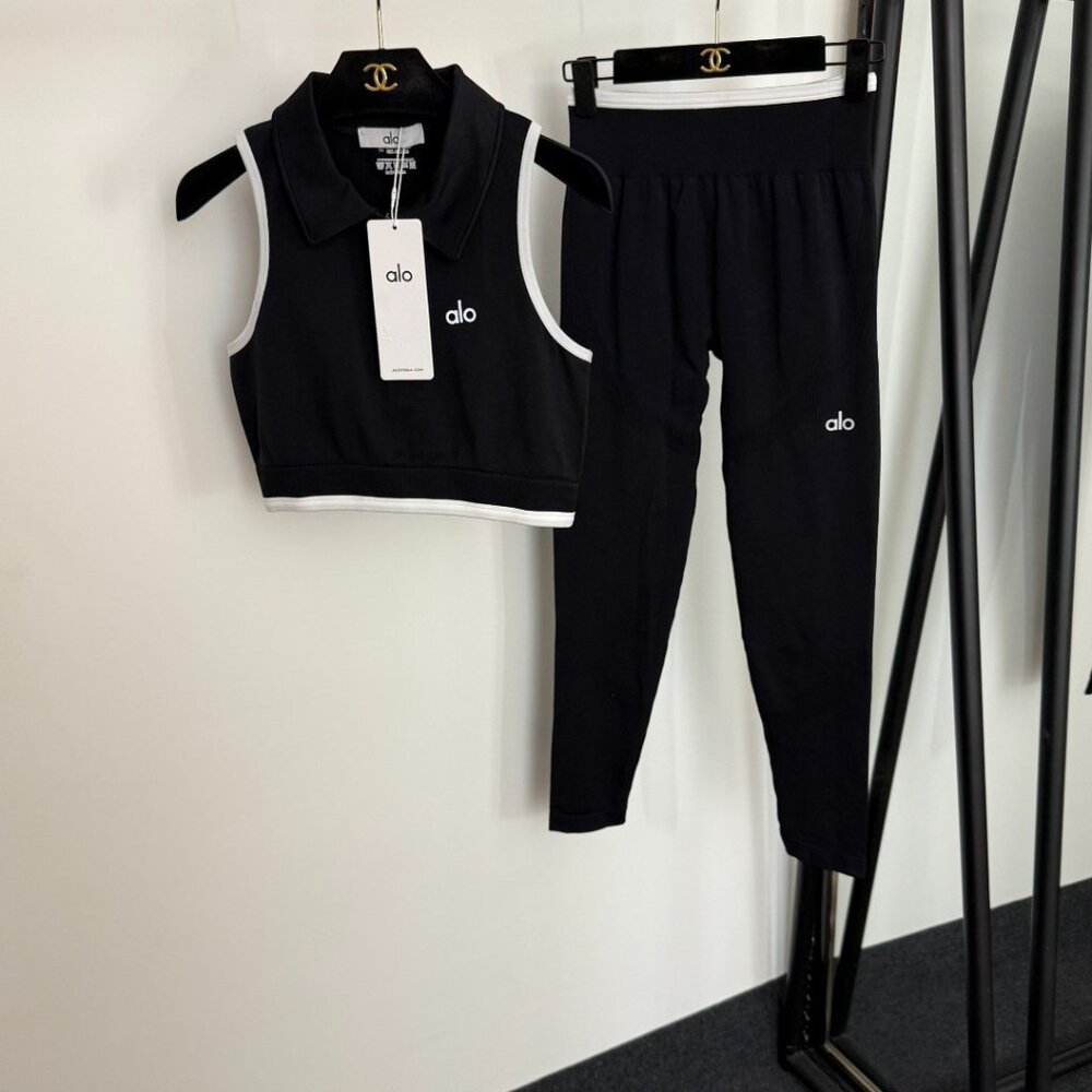 Women's ALO Yoga sportswear set (tank top + sports pants) M